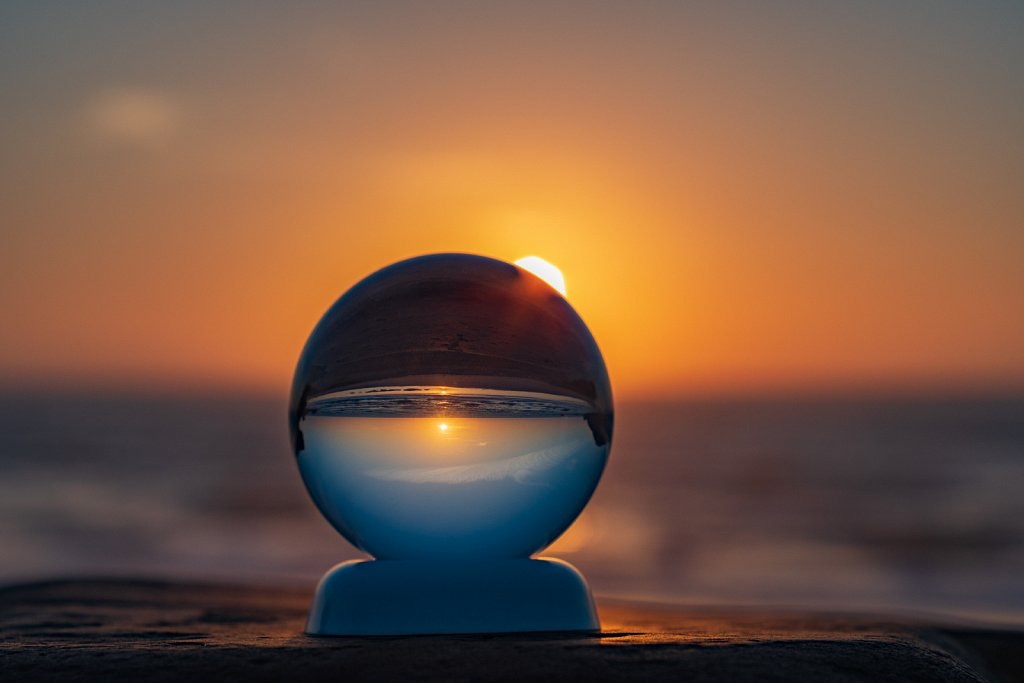 Lensball